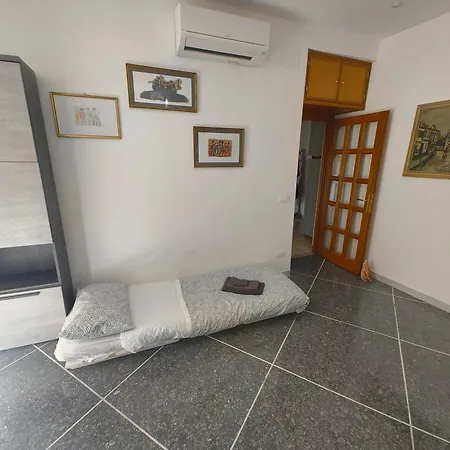 Saint Peter's Nest Rzym